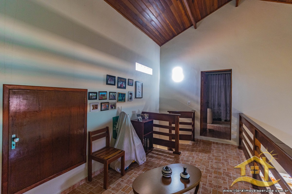 Casa no bairro Belmira Novaes, Lado Linha