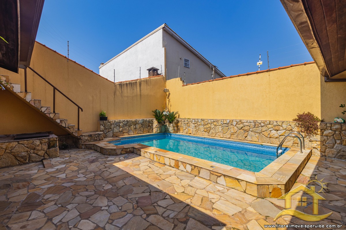 Casa no bairro Belmira Novaes, Lado Linha