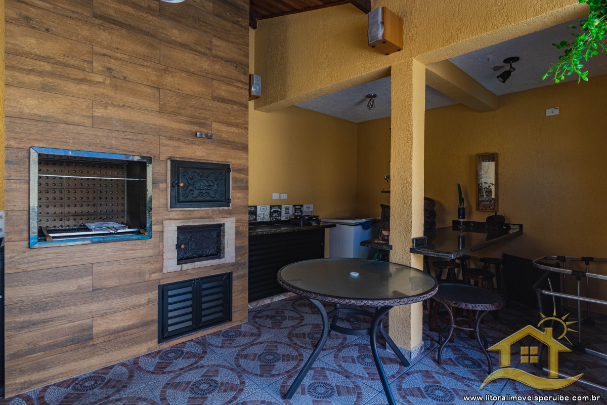 Casa no bairro Belmira Novaes, Lado Linha