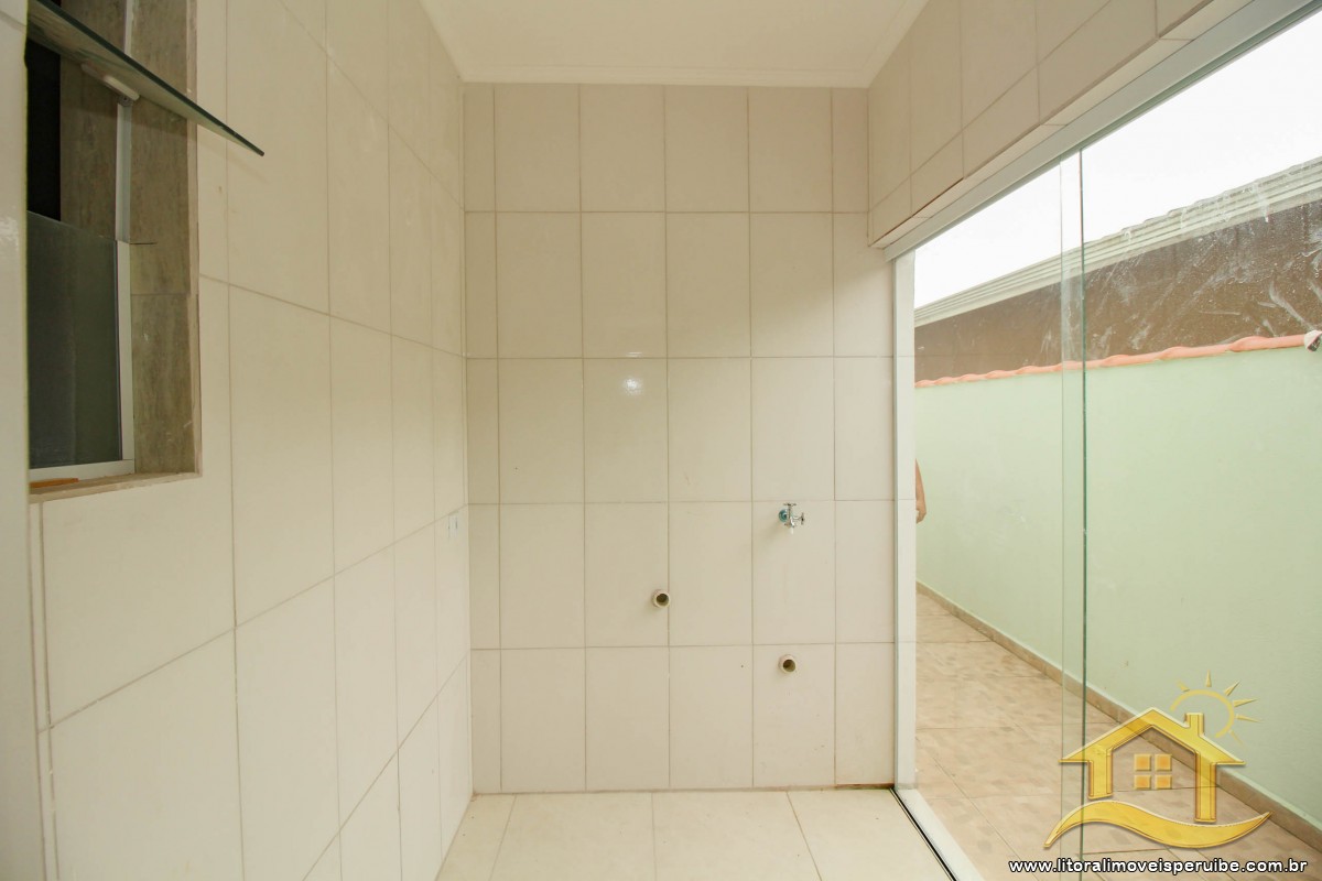 Casa no bairro Veneza, Lado Linha