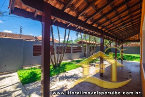 Casa no bairro Belmira Novaes, Lado Linha