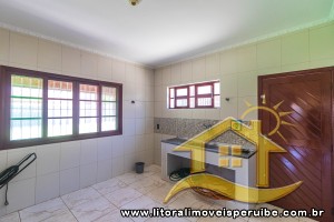 Casa no bairro Belmira Novaes, Lado Linha