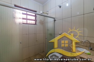 Casa no bairro Belmira Novaes, Lado Linha