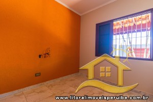 Casa no bairro Belmira Novaes, Lado Linha