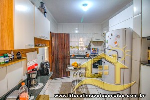 Casa no bairro Belmira Novaes, Lado Linha