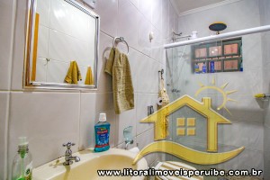 Casa no bairro Belmira Novaes, Lado Linha