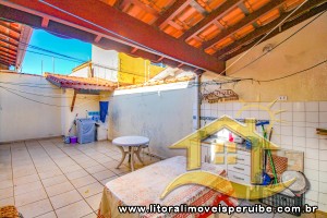 Casa no bairro Belmira Novaes, Lado Linha