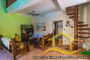 Casa no bairro Belmira Novaes, Lado Linha