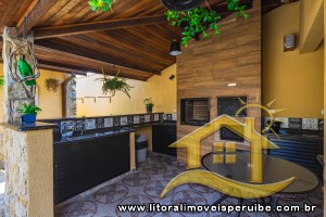 Casa no bairro Belmira Novaes, Lado Linha